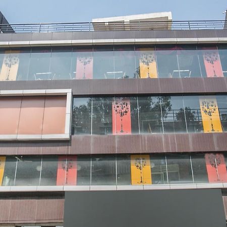 Oyo 7669 The Trinitywood Hotel Bangalore Exterior foto