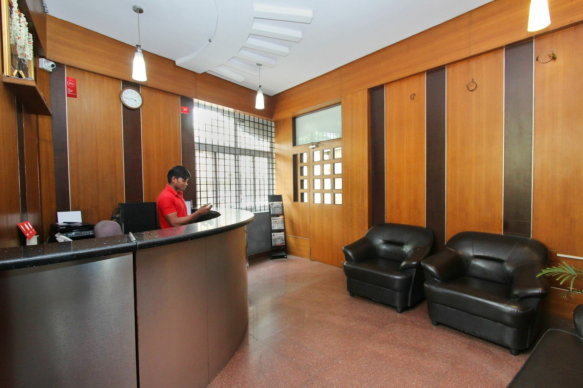 Oyo 7669 The Trinitywood Hotel Bangalore Exterior foto