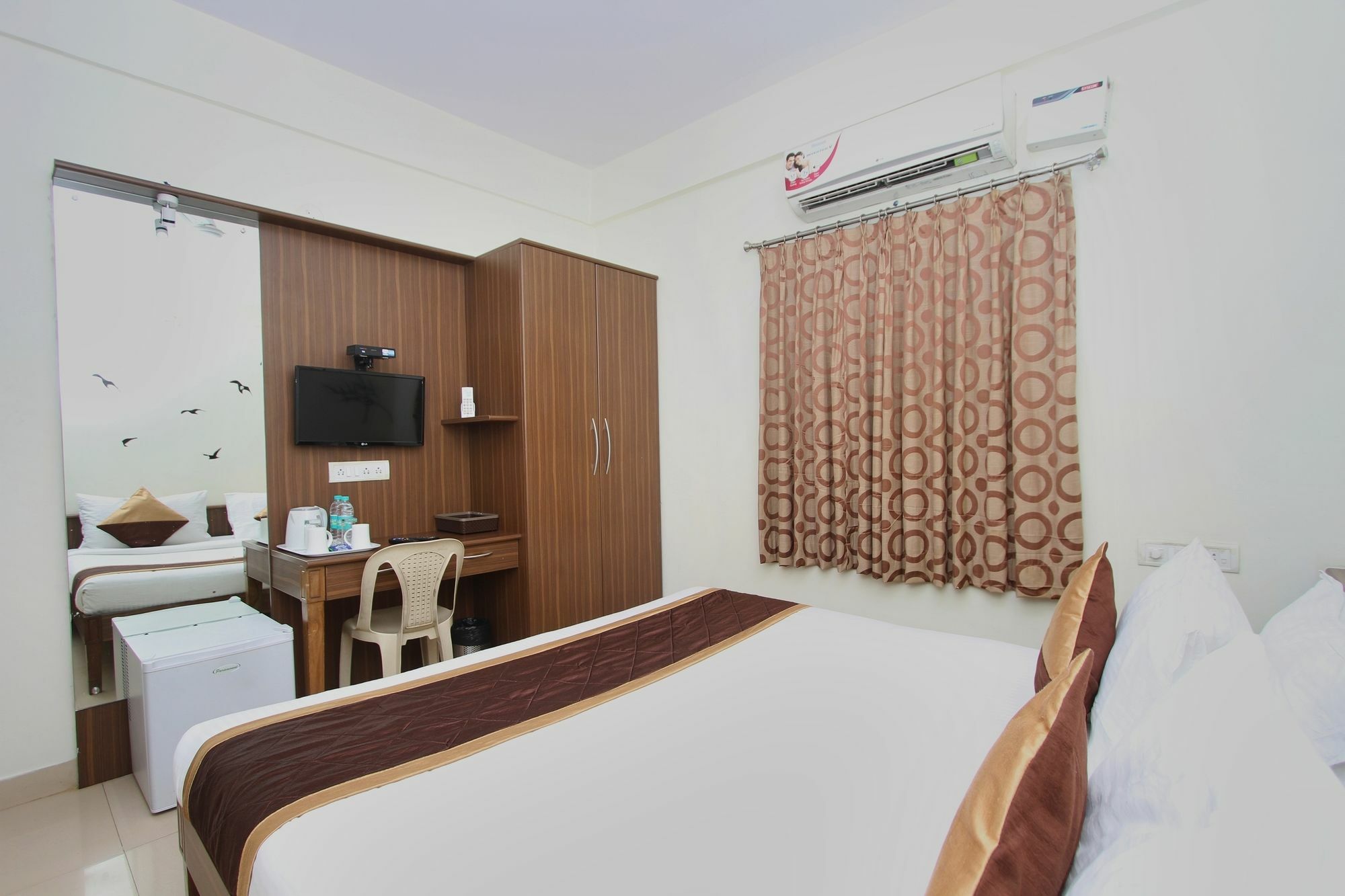 Oyo 7669 The Trinitywood Hotel Bangalore Exterior foto